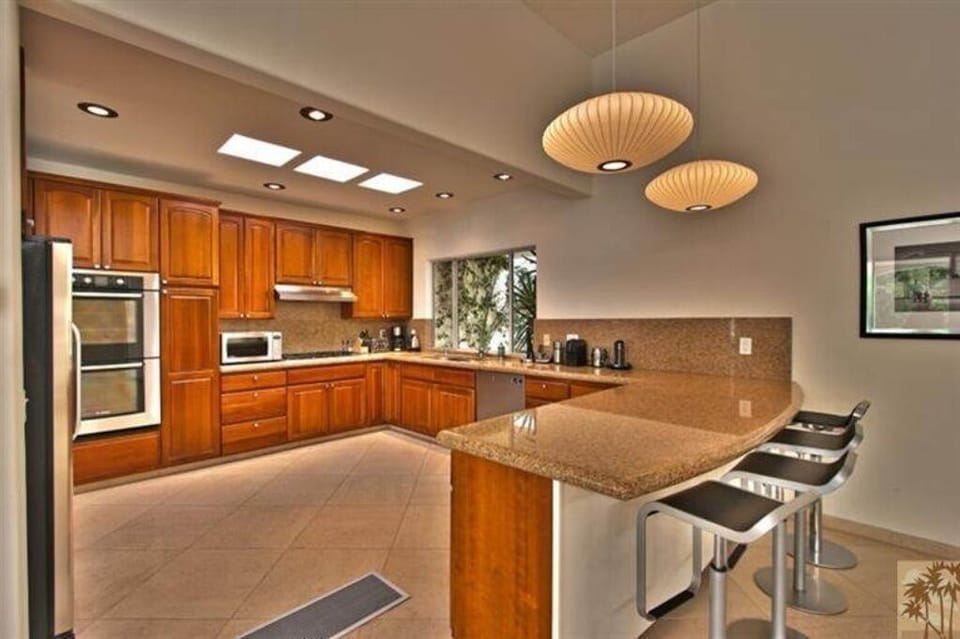Kitchen, all new stainless appliances