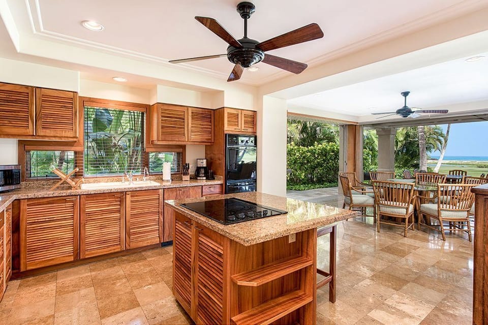 Spacious Kitchen and Dining Area 