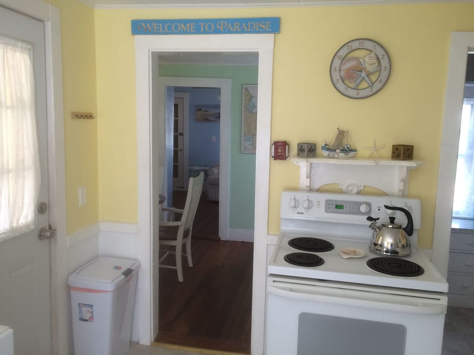 Doorways from Kitchen to Dining Room, and then to Living Room