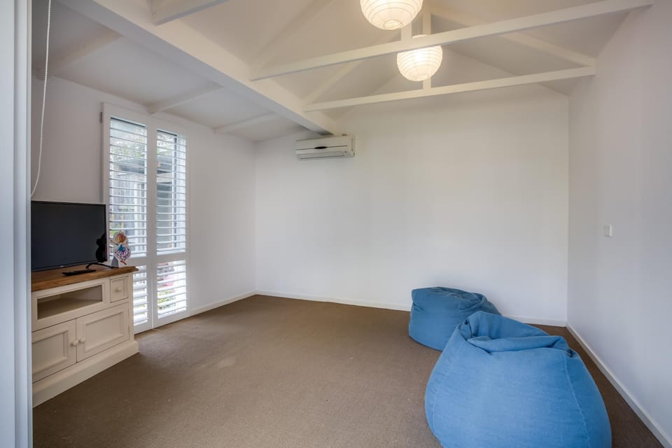 Living  / Lounge areas