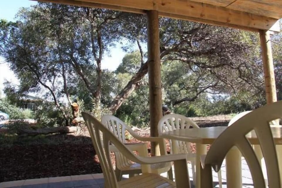 Outdoor garden view dining
