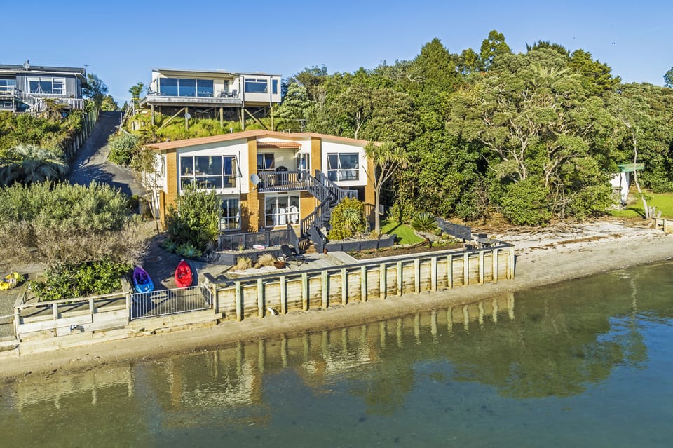 Front view of the property