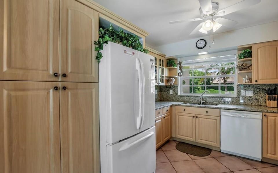 Upgraded granite kitchen