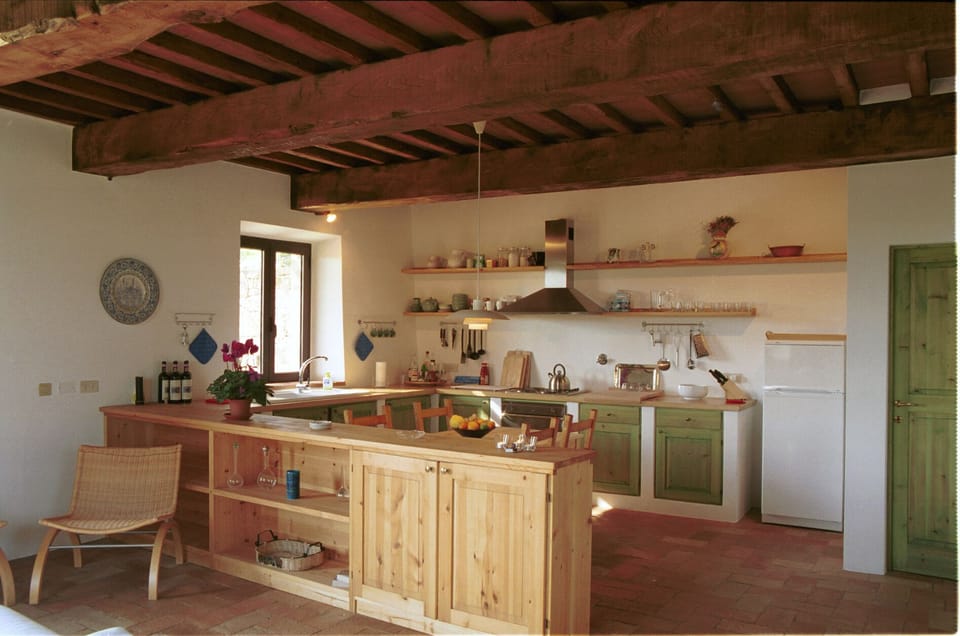 On the ground floor :
The open-plan kitchen,