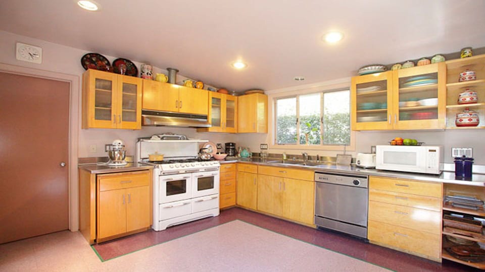 50s O'Keefe & Merritt stove.  2 ovens, 6 burners, dishwasher, micro, dual sink