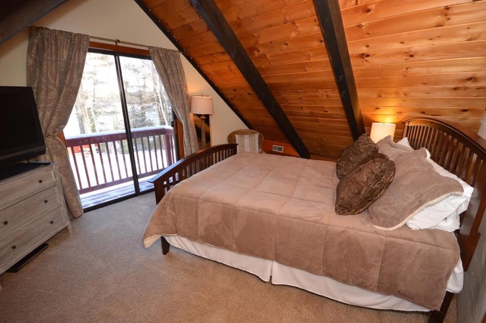 Master Bedroom overlooking water