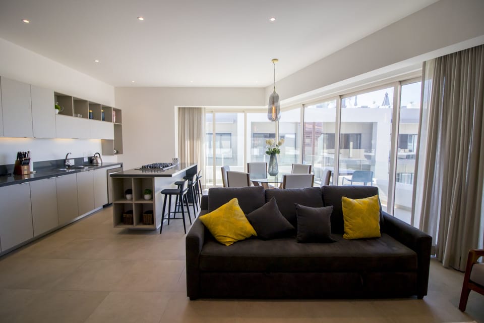 Pavilion 709, Living room. (MyPvRentals) 