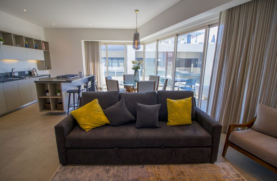 Pavilion 709, Living room. (MyPvRentals) 