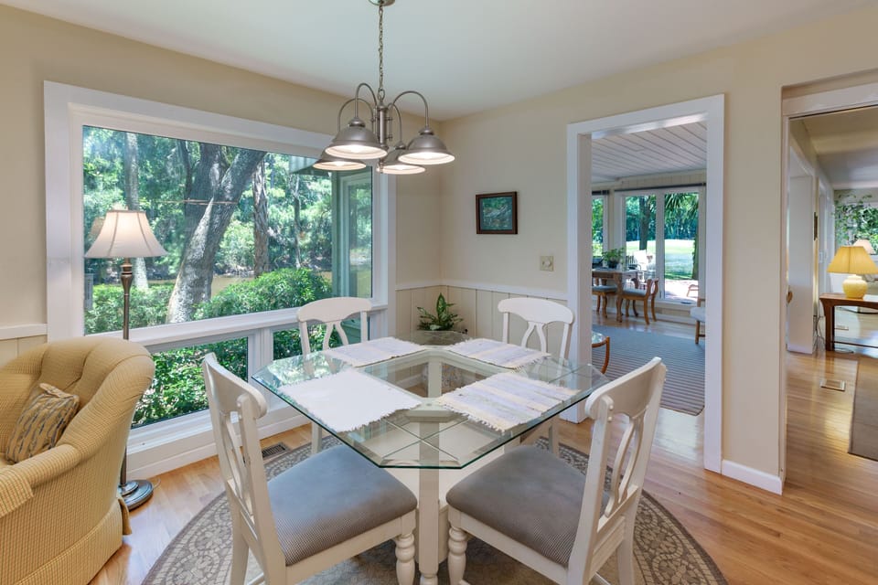 Breakfast with lagoon view