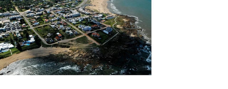Nearby beach!