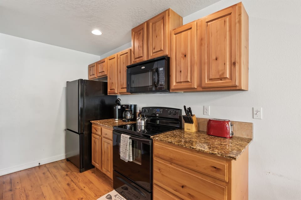 Enjoy the fully stocked kitchen and save on eating out by cooking in!