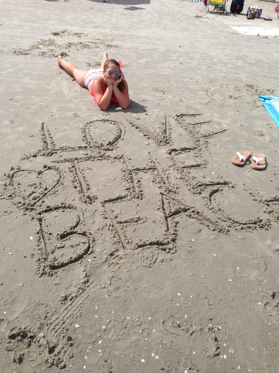 The Half Shell, One Block to the Beach!! 