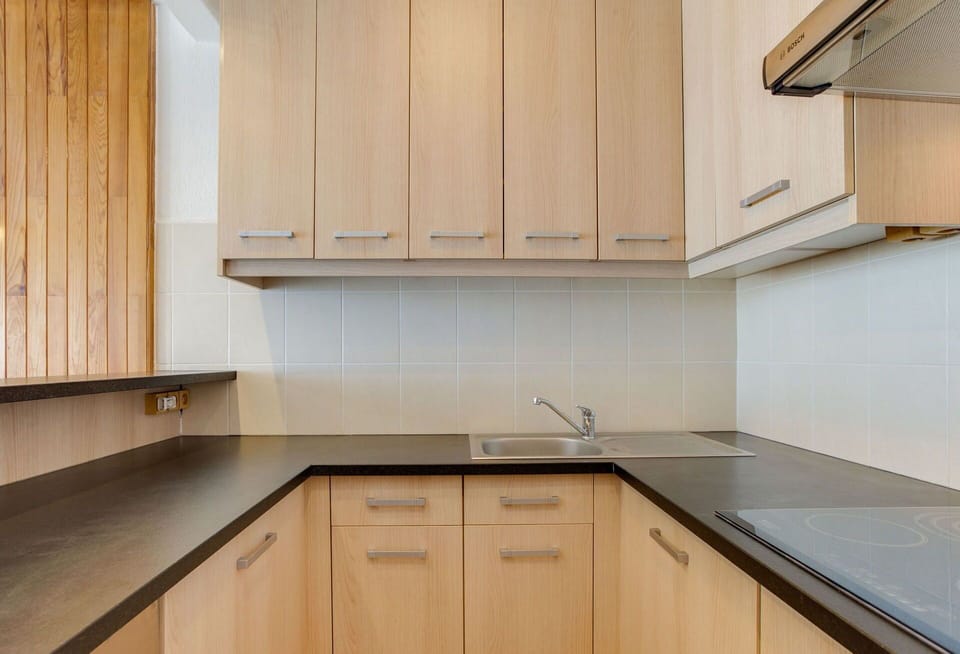 Countertop, Cabinetry, Property, Kitchen, Room, Furniture, Floor, Interior Design, Cupboard, Real Estate