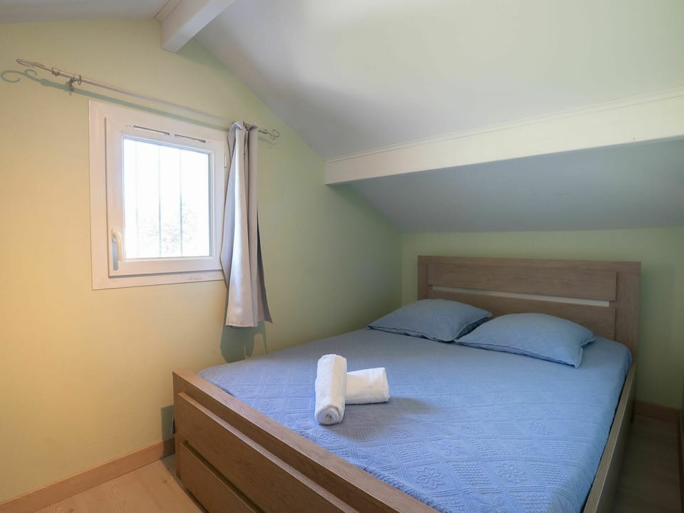 Property, Furniture, Window, Light, Building, Comfort, Azure, Wood, Shade