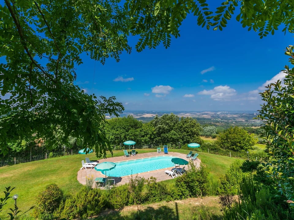 Cloud, Plant, Sky, Water, Swimming Pool, Azure, Natural Landscape, Tree, Land Lot, Body Of Water