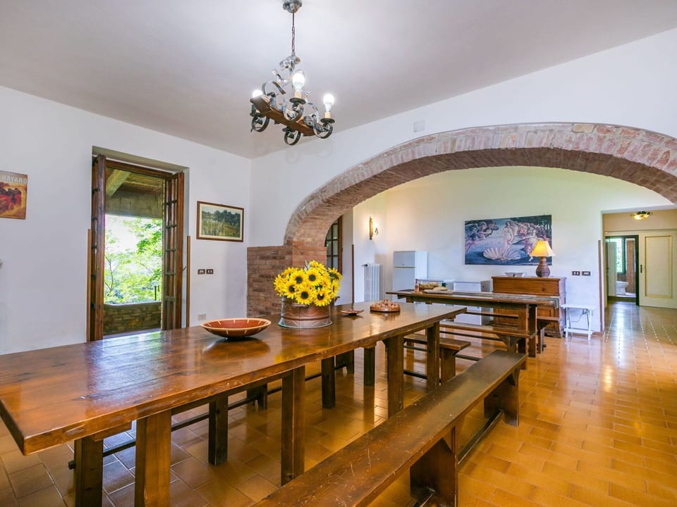 Table, Furniture, Property, Building, Wood, Interior Design, Flooring, Floor, House, Wall