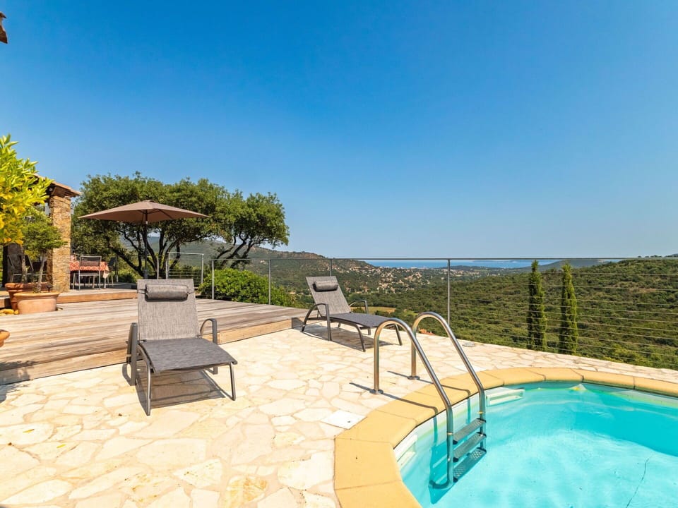 Sky, Water, Plant, Tree, Swimming Pool, Shade, Outdoor Furniture, Building, Leisure, Real Estate