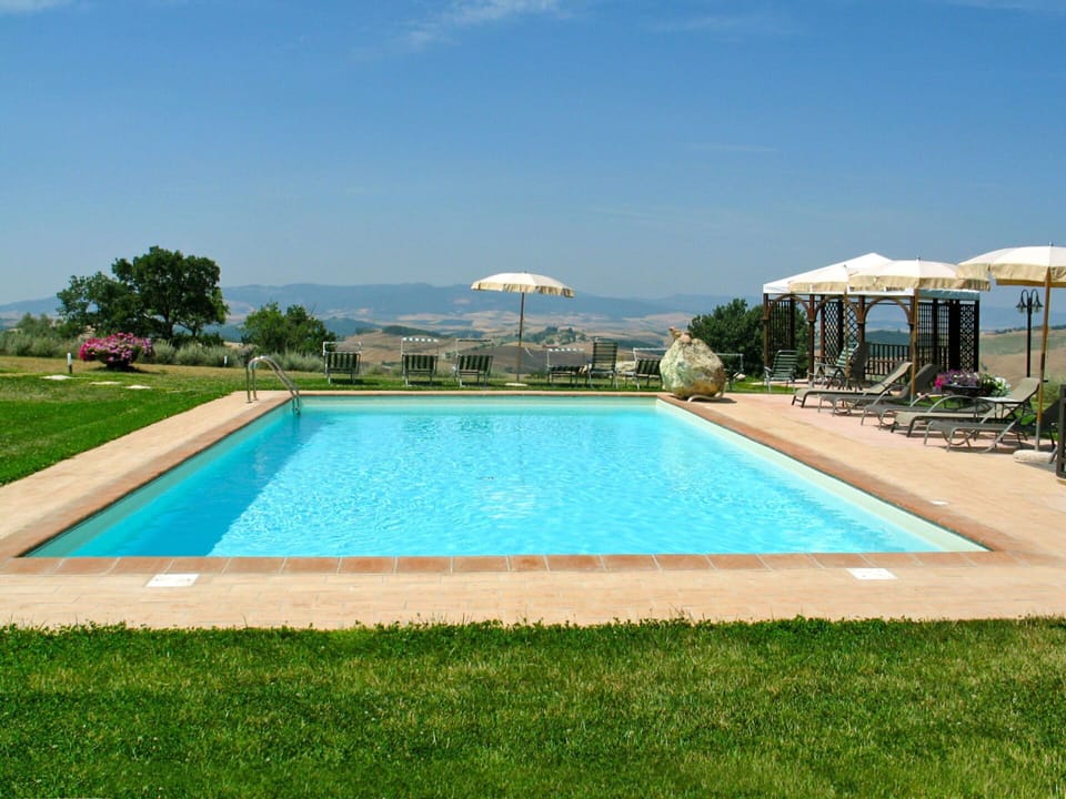 Swimming Pool, Property, Grass, Real Estate, Vacation, House, Home, Leisure, Building, Sky