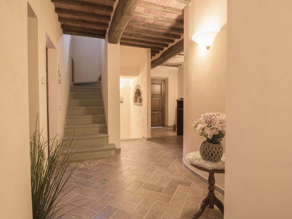 Property, Building, Ceiling, Room, Interior Design, Architecture, Floor, House, Real Estate, Hall