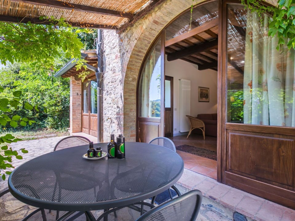 Table, Furniture, Property, Chair, Building, Wood, Interior Design, Shade, Door, Wall