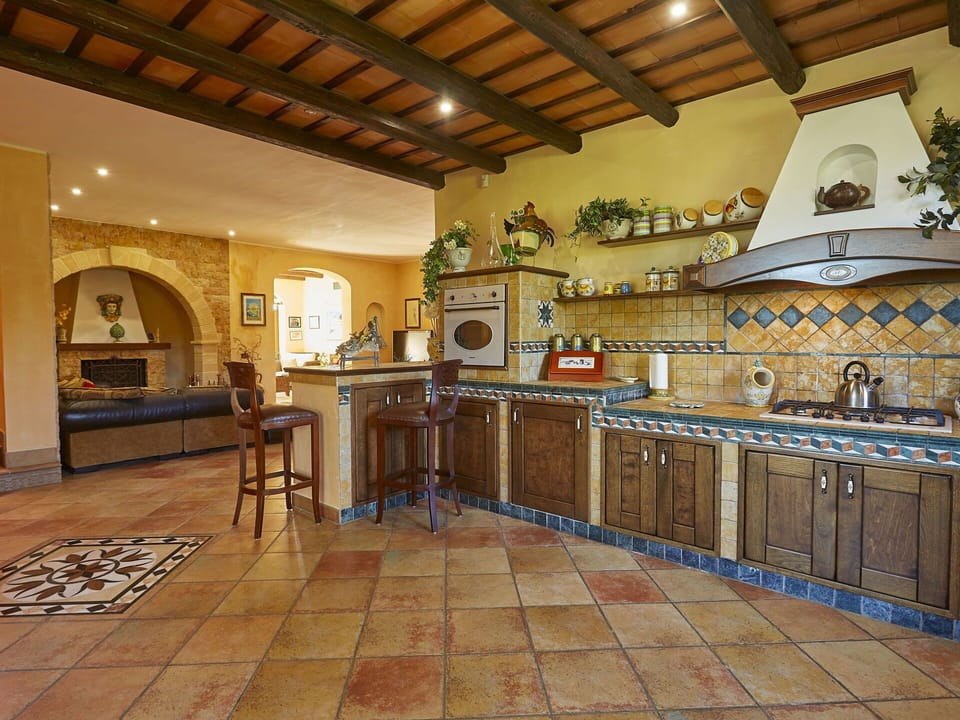 Building, Property, Room, Tile, Floor, Interior Design, Ceiling, Flooring, Furniture, Estate
