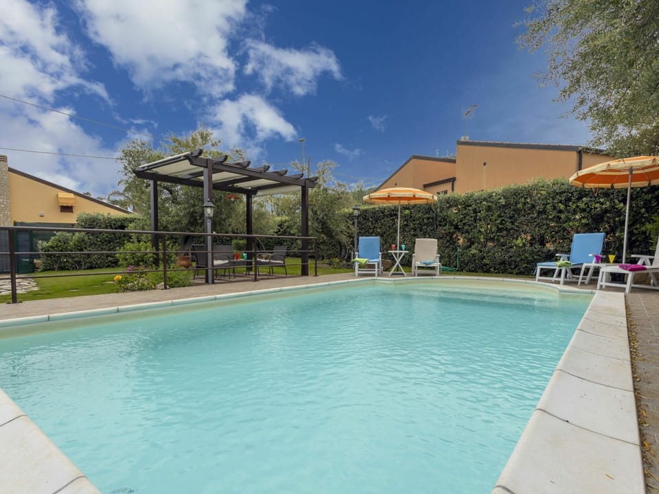 Water, Sky, Cloud, Plant, Property, Swimming Pool, Building, Tree, Shade, Body Of Water