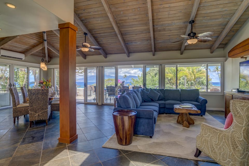 Upstairs living/dining room with spectacular ocean views