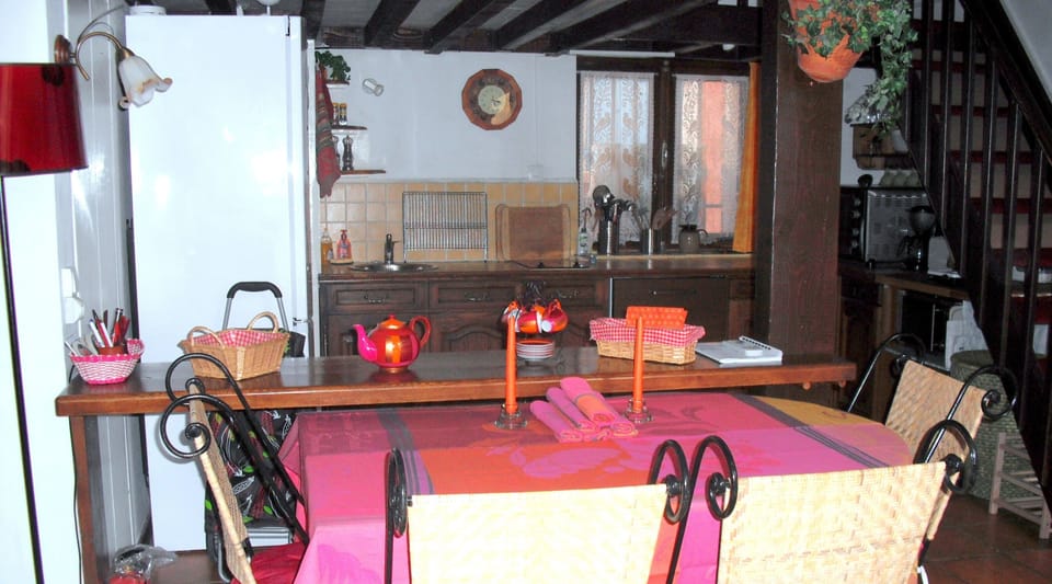 Dining table in a different configuration. (Photo taken in 100% natural light.)