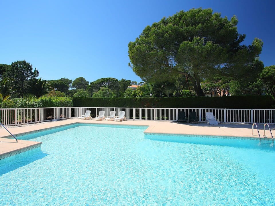 Swimming Pool, Property, Leisure, Building, Water, Real Estate, Estate, House, Villa, Sky
