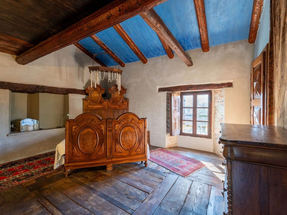 Property, Window, Wood, Interior Design, Architecture, Wood Stain, Floor, Picture Frame, Beam, Wall