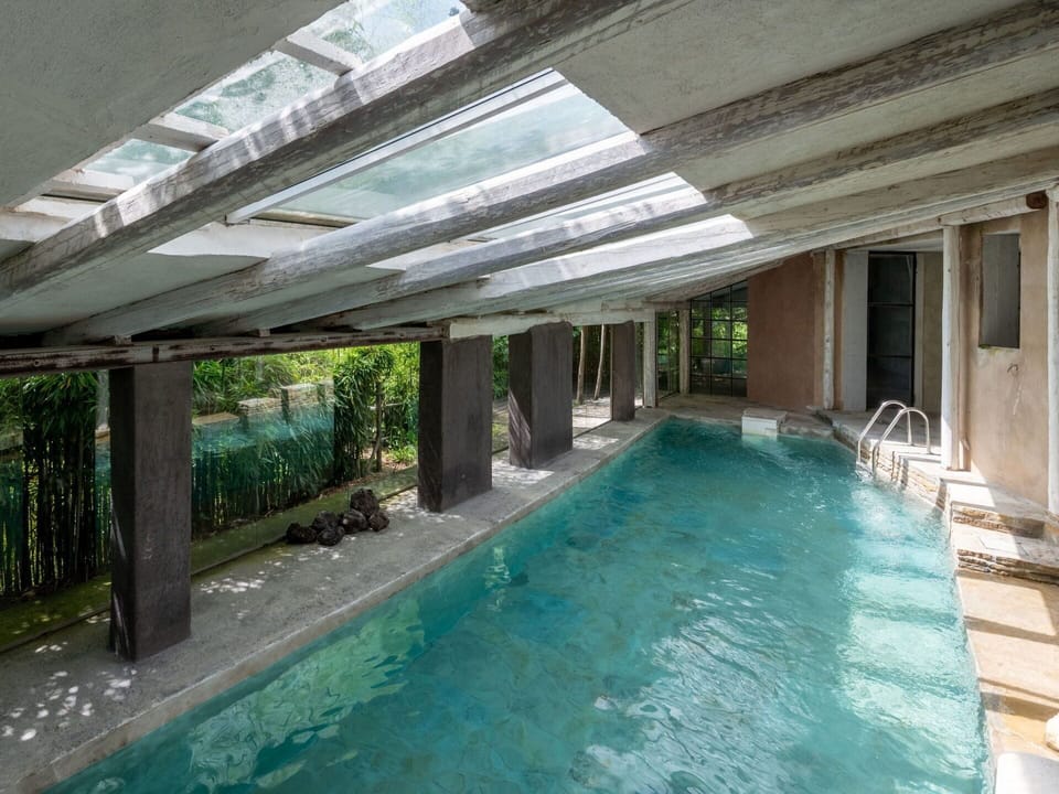 Water, Plant, Swimming Pool, Building, Shade, Leisure, Real Estate, Composite Material, Roof, Eco Hotel