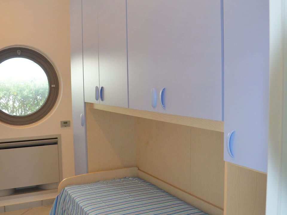 Room, Property, Furniture, Laundry Room, Interior Design, Floor, Tile, Building, House, Cupboard