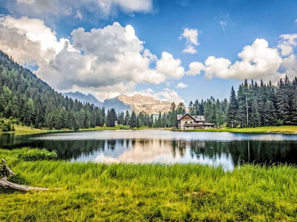 Water Resources, Water, Body Of Water, Nature, Tree, Natural Environment, Natural Landscape, Mountainous Landforms, Mountain, Bank