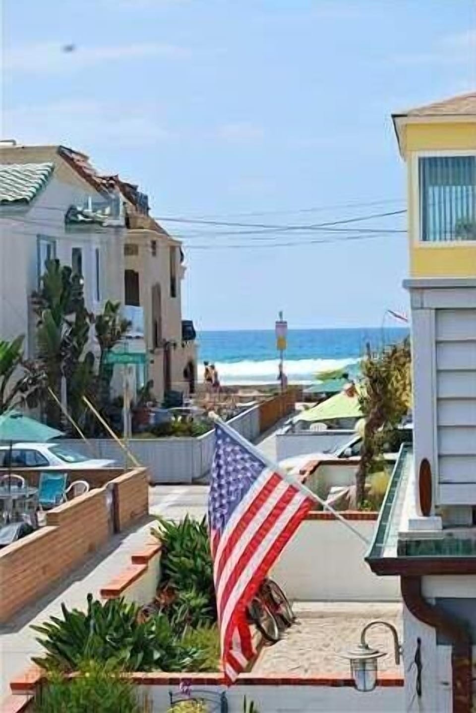 Steps to the Boardwalk and Beautiful Beach of the Pacific Ocean.