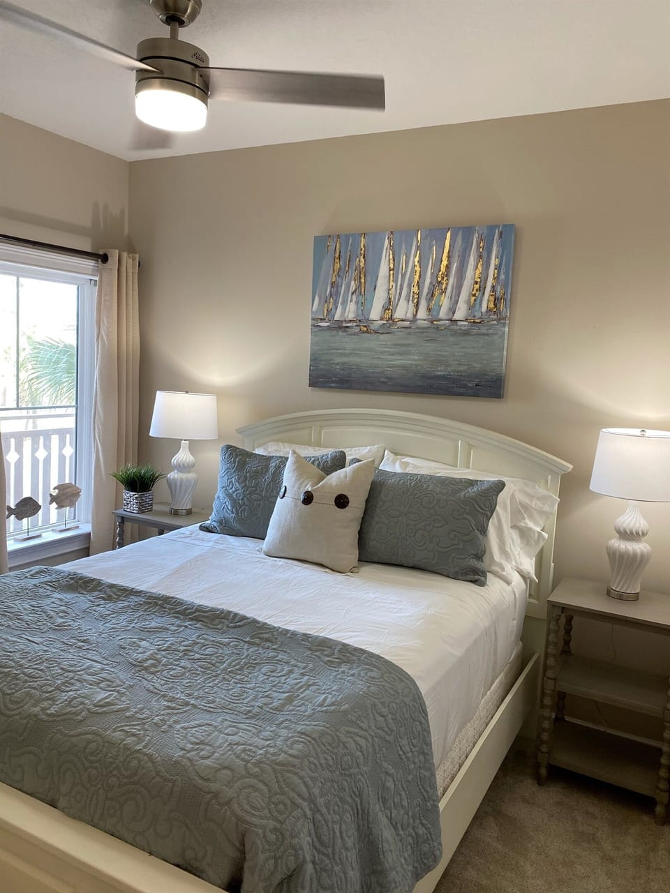 3rd Bedroom with comfy queen bed. Full bath just outside the door!