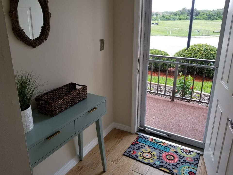 First floor condo, entryway