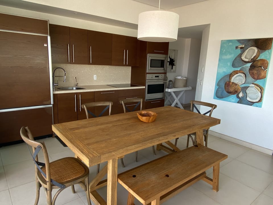 dinning room and kitchenette, with microwave, oven and dishwasher