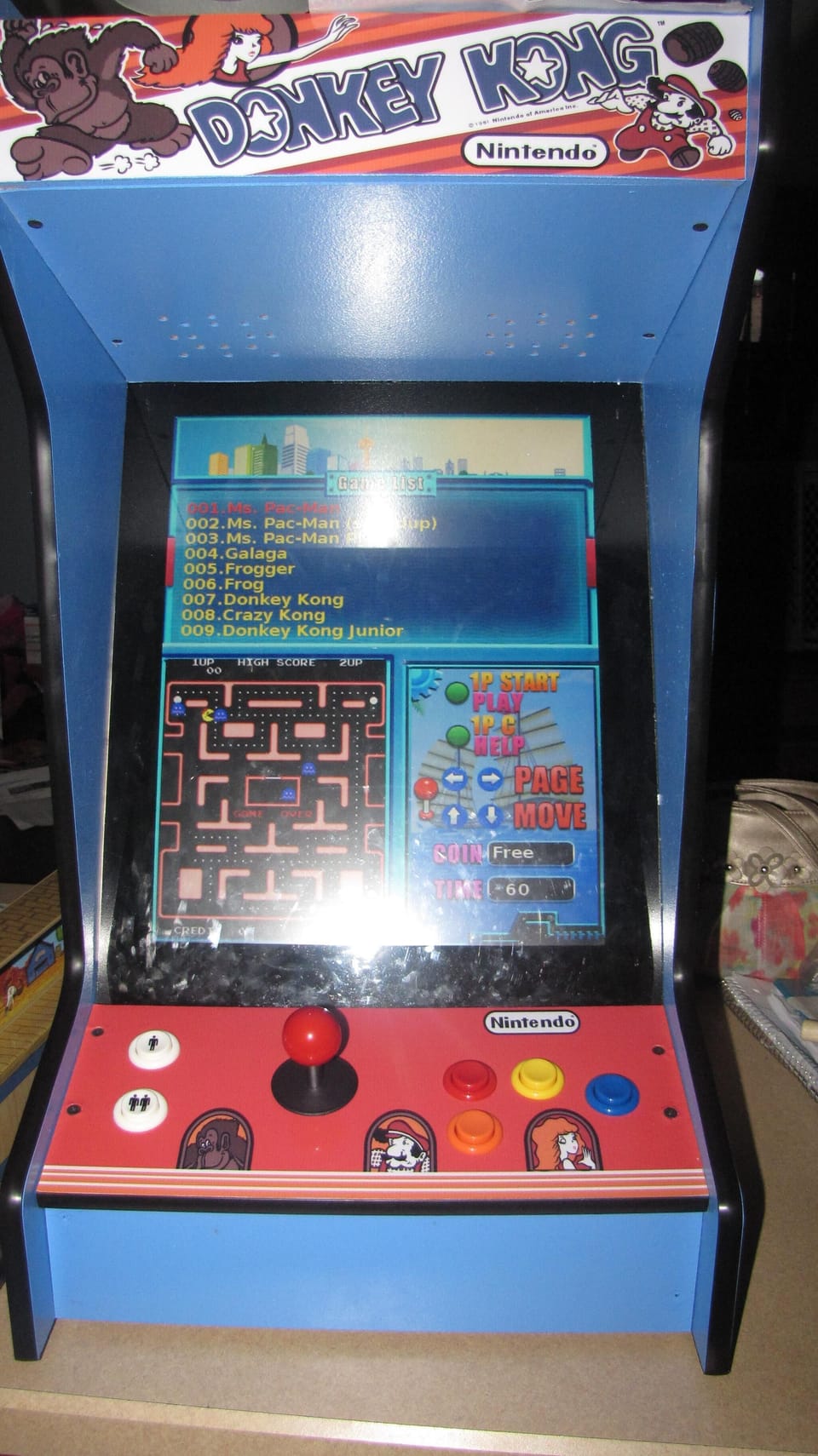 Arcade machine with 412 games full size lcd screen tons of fun

