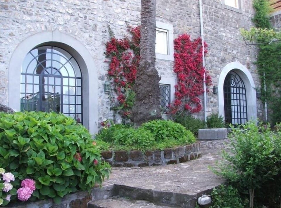 The entrance to the House