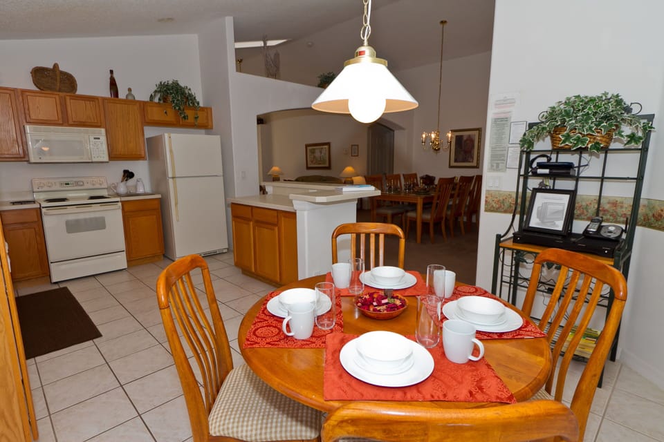 Eating area of kitchen.