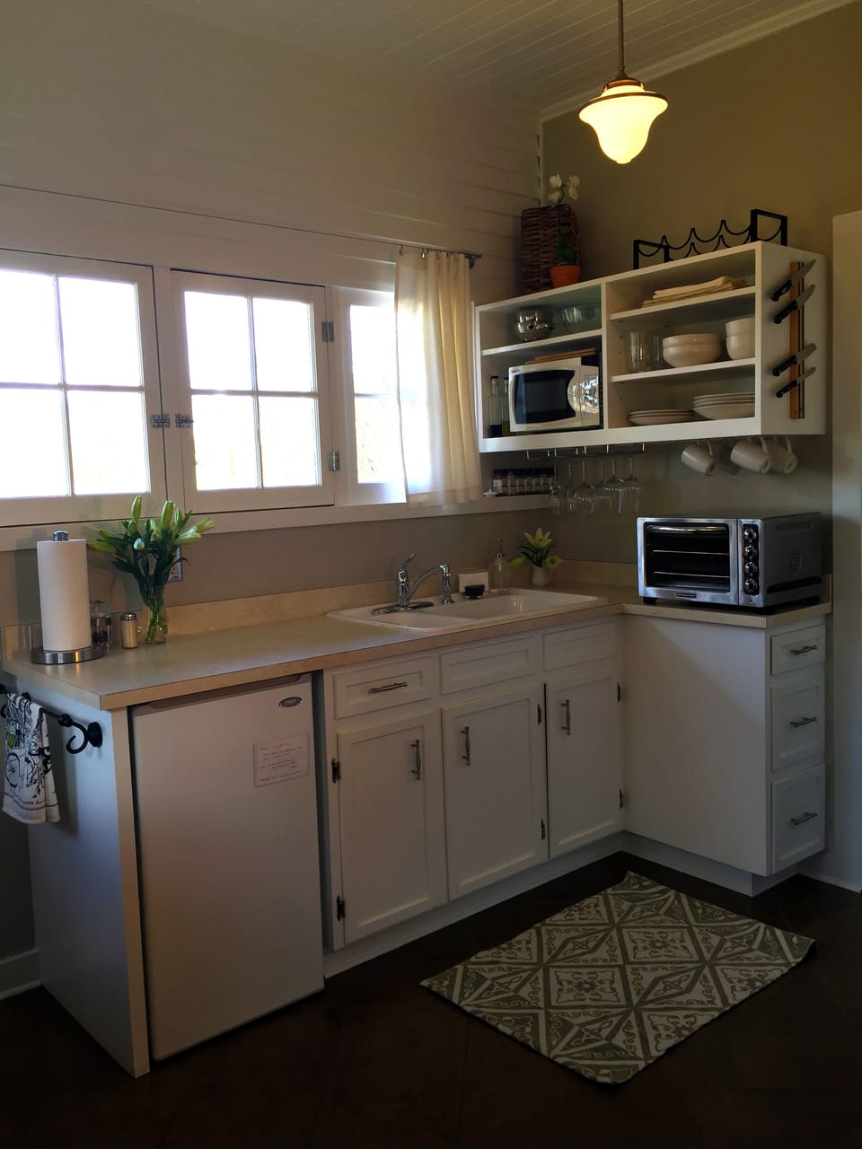 Prepare meals in the well-stocked kitchenette, complete with organic coffee/tea.