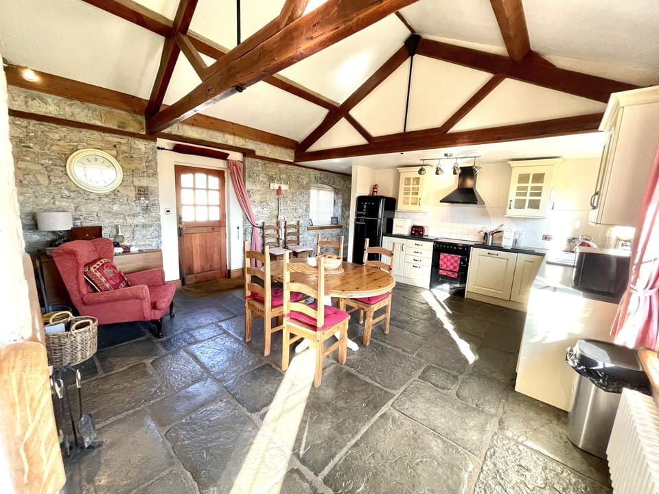 Open plan kitchen diner