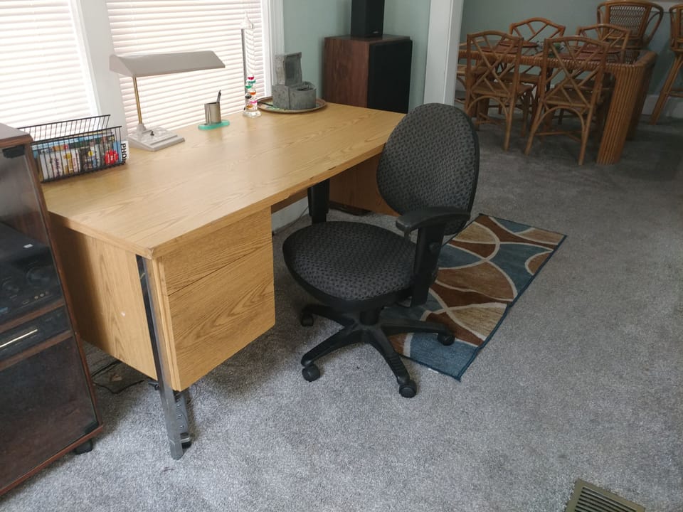 Desk & Office Chair
