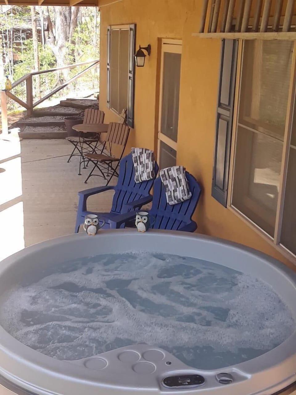 Hot tub right out the front door on private patio