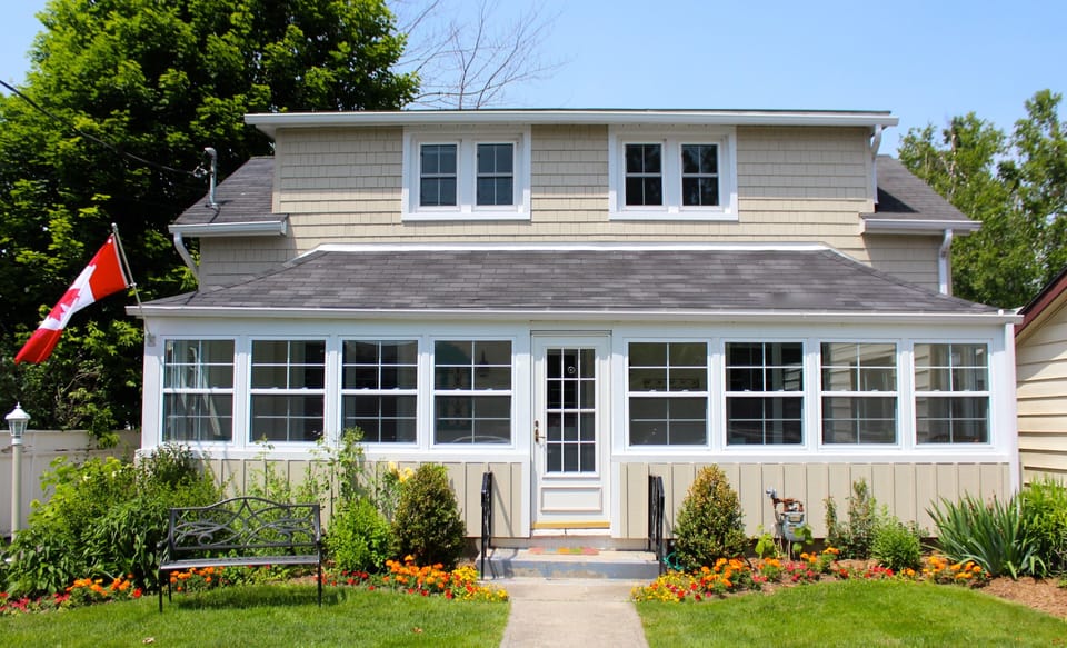 Cottage, front view