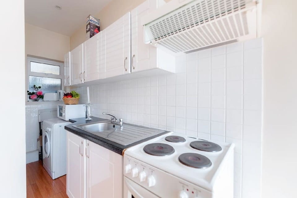 Full Kitchen with usher/Dryer and all Cooking Utensils