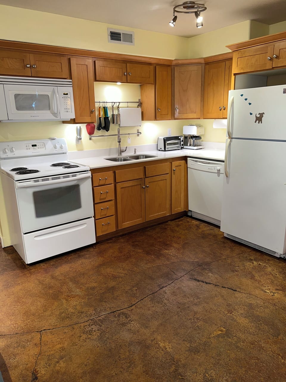 Full kitchen to cook a family meal in style!