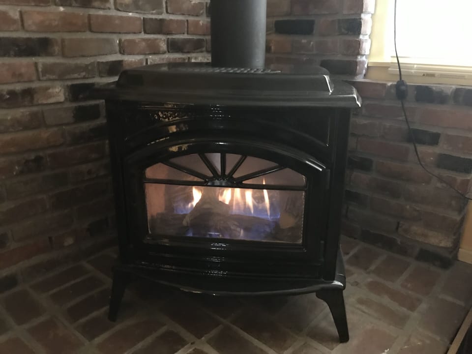 gas fireplace in sitting room