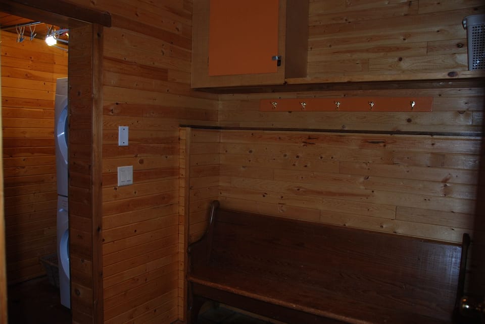 Suite B Boot Room and Laundry