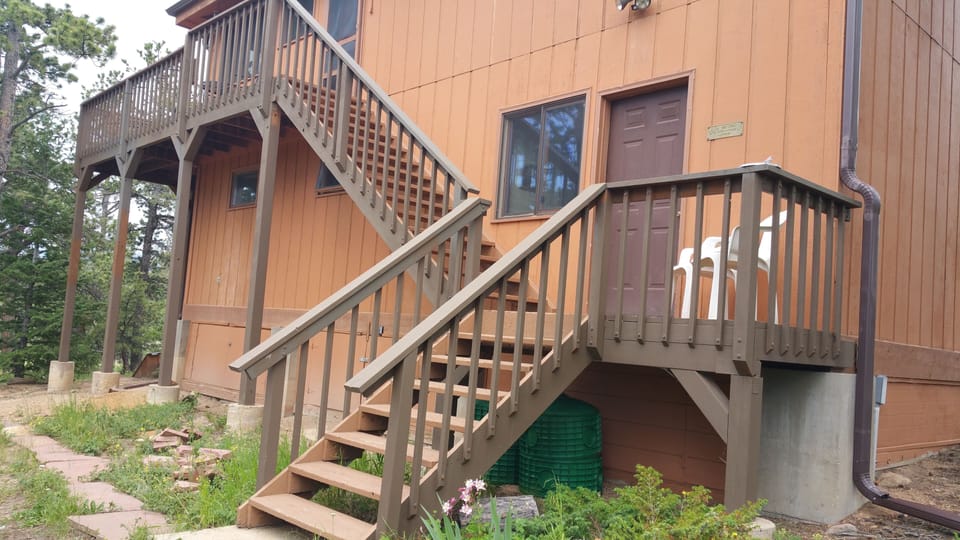 3 entrances, 2 up and 1 down